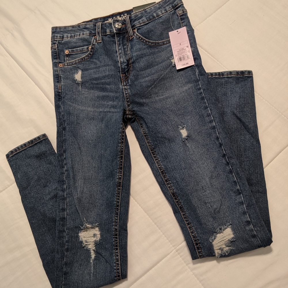 Wild Fable Distressed skinny jeans, size 2. NWT.